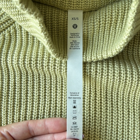 Lululemon Ribbed Turtleneck Sweater in Dew Green size XS/S - Picture 6 of 10